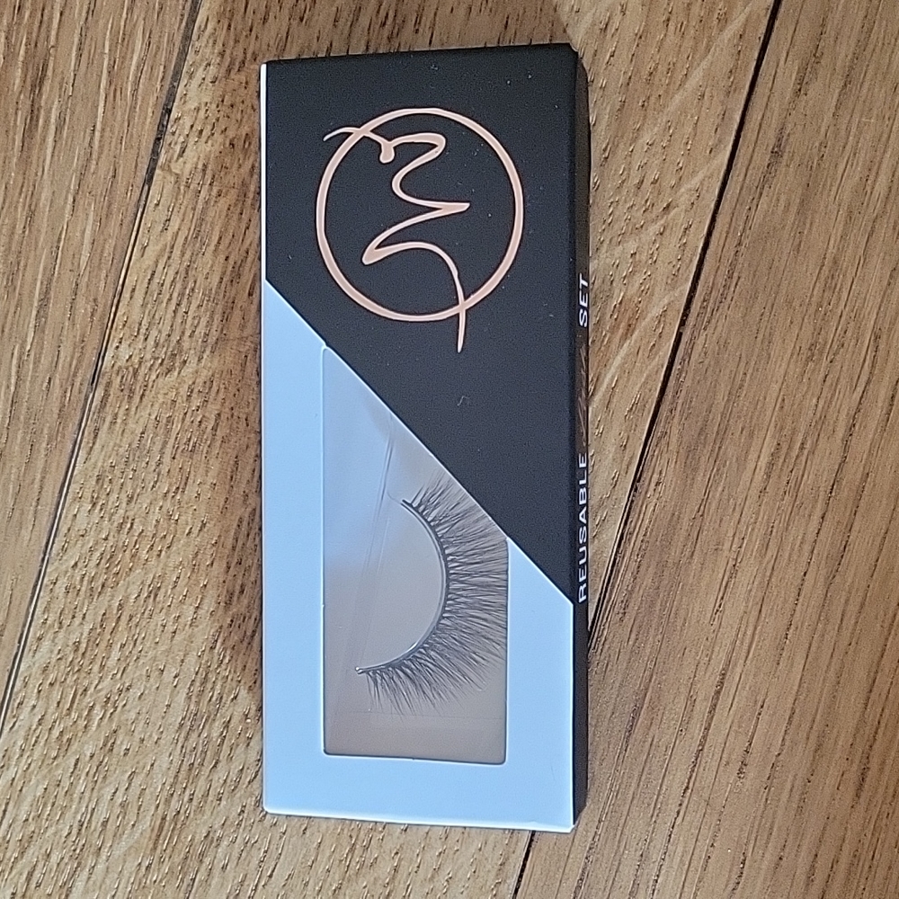 NWT Mi Beauti Faux Mink Lashs